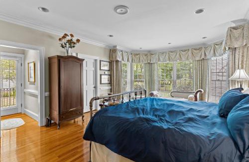 Lake Waccamaw House | Lake Escape - Lake Waccamaw home