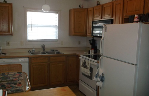 Muncie Condo | lake front 2 br condo close to bsu