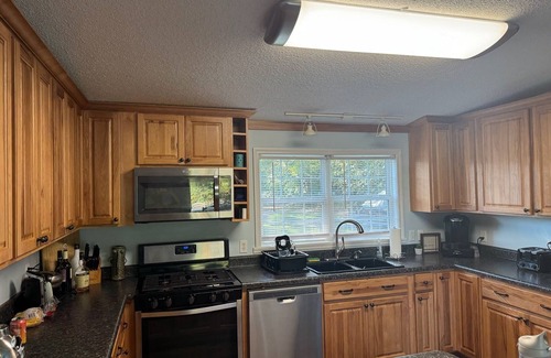 Ridgeway House | Lake Front 6 Bedroom Home on Beautiful Lake Wateree.