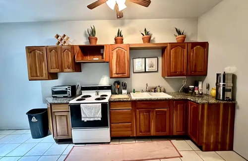 Hickory Bed & Breakfast | Lake Front Bed & Breakfast