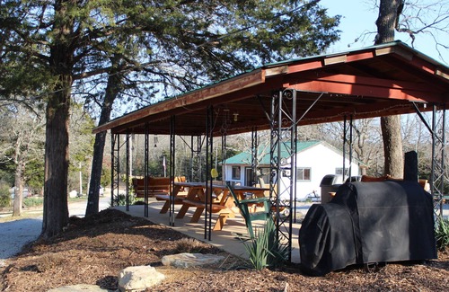 Oakland Resort | Lake front cabin on Bull Shoal Lake