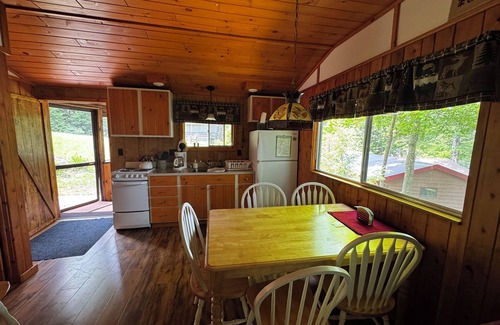 Moriah Center Cabin | Lake Front Cabin with free WiFi - Adirondacks High Peaks Region - Lake Placid