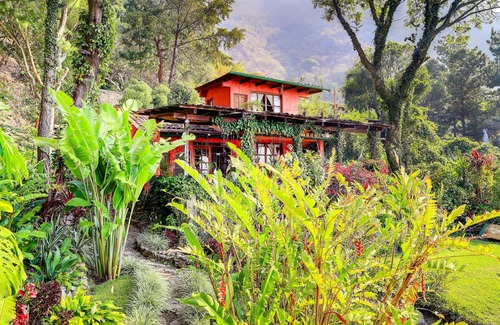 Santa Cruz La Laguna Ski Chalet | Lake Front Paradise/Nature & Mayan Culture Collide