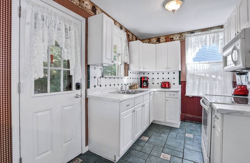 Orange Lake House | Lake Front Home close to Great Hiking Trails & just 60 minutes from NYC