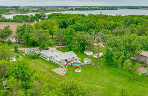 Annandale House | Lake Front Home with Pool and Stunning Views