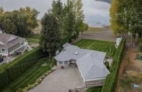 Savona House | Lake front house minutes away from Tobiano Golf course