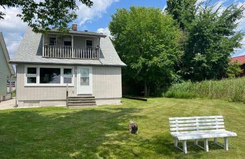 Anchorville Apartment | Lake Front Lower Unit