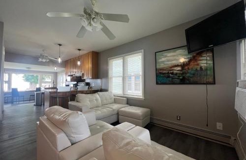 Anchorville Apartment | Lake Front Lower Unit