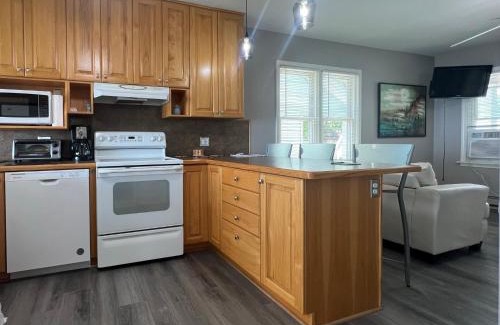 Anchorville Apartment | Lake Front Lower Unit
