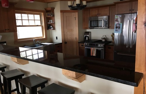 Victoria Beach Cottage | Lake Front Timber Frame, Hot Tub, Fireplace, *for bookings before Sept 5th.