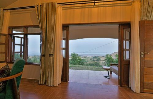 Kasese Resort | Lake George View Golf Resort
