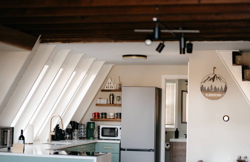 Wantage Cabin | Lake Glenwood A-Frame Cabin stunning views, fire pit, game room, Pet Friendly
