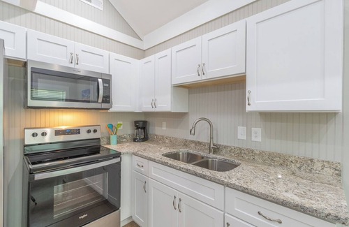 Townville House | Lake Hartwell Cabins-15 Minutes to Clemson-Near Green Pond Landing