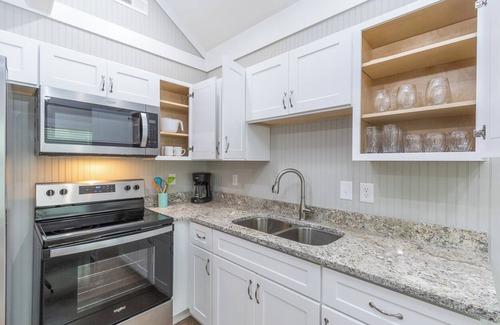 Townville House | Lake Hartwell Cabins-15 Minutes to Clemson-Near Green Pond Landing