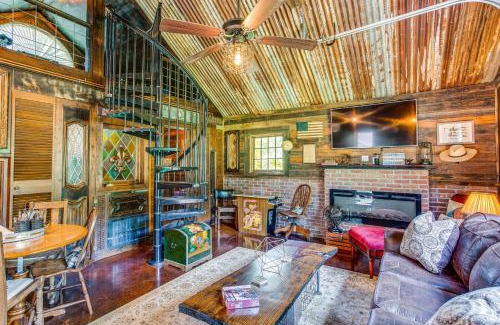 Wood County Apartment | Lake Holbrook Waterfront Vacation Rental with Dock!