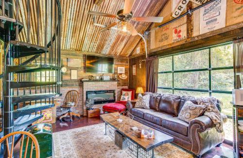 Wood County Apartment | Lake Holbrook Waterfront Vacation Rental with Dock!