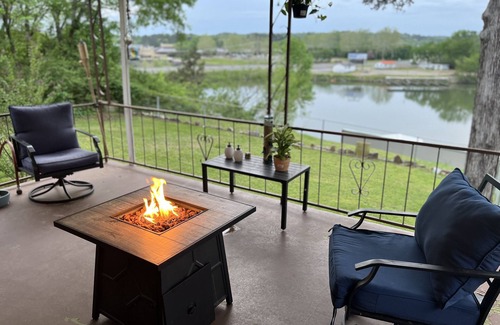 Piney House | Lake home, includes boat and outdoor bar facing lake.Pool coming soon!