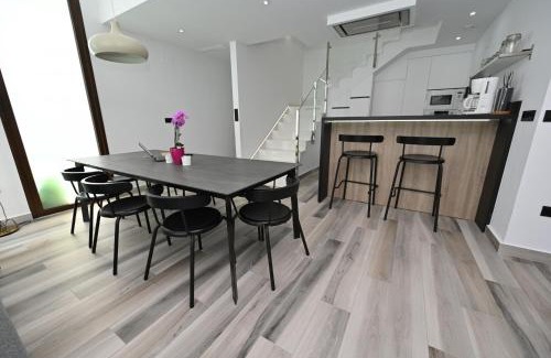 Los Balcones Villa | Lake House by United Renters