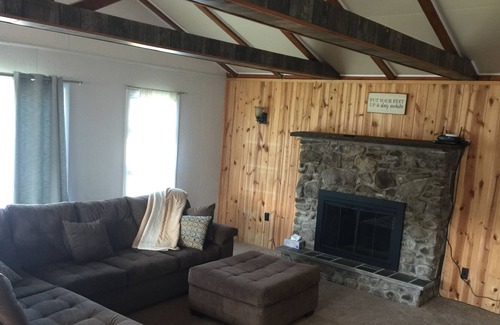 Port Jervis House | Lake House in Hudson Valley! - 20 Min. to Legoland NY. Great Family Stay!