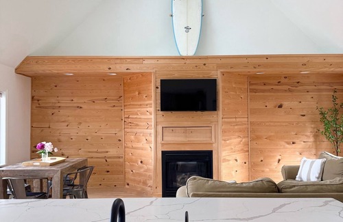Zimmerman House | Lake House Is Close To Minneapolis, But Far From Your Normal Routine.