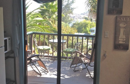 Del Dios Cottage | Lake House - Novel Attractions Close/Safari Park Zoo/Legoland/Sea World