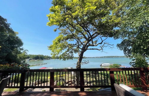 Browns Lake House | Lake House on Browns Lake. 20 mins to Lake Geneva and 20 mins to Alpine Valley