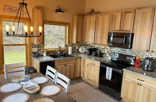 Florence House | Lake House on Lake Ellwood - 10 minutes from town and 10 steps to the water!