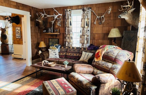 Camptown House | Lake House ~ Outdoor ~ Escape