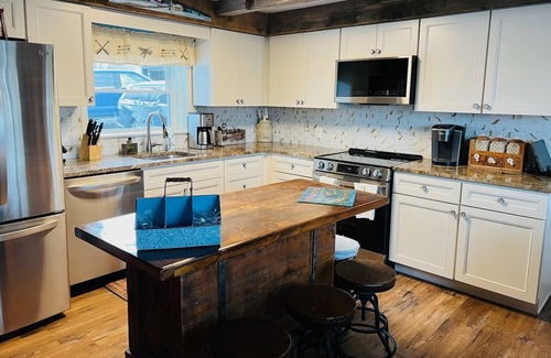 Camptown House | Lake House ~ Outdoor ~ Escape
