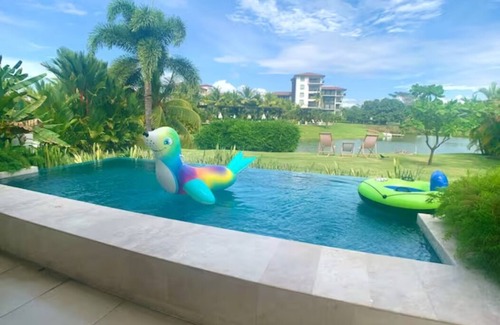 Playa Blanca House | Lake House - Private Pool - King Bed - Sleeps 14