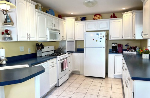 Shipshewana House | Lake House | Shallow Sandy | Kayaks | Family Fun