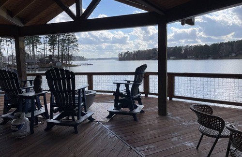 Titus House | Lake House