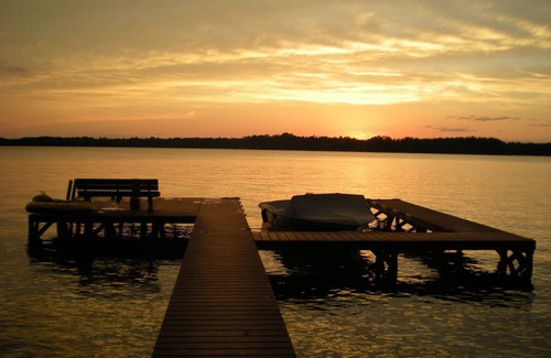 Three Lakes Cabin | Lake House w/Spectacular Sunset Views -100 ft FLAT Lakefront; Large dock, SAFE -