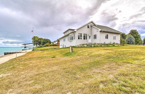Burtchville House | Lake Huron Hideaway w/Private Beach!