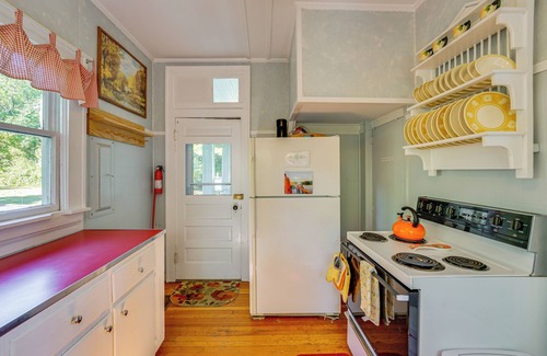 Lexington House | Lake Huron Retreat w/Hot Tub, Screened Porch!
