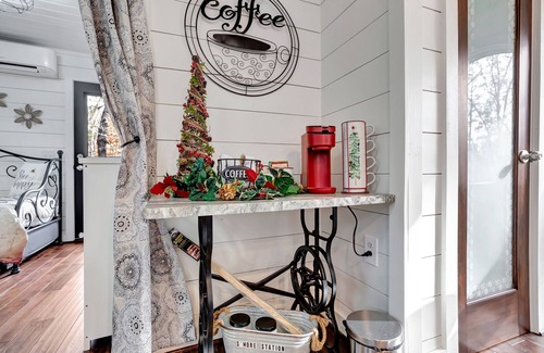 Salem House | Lake Jocassee sunflower tree house