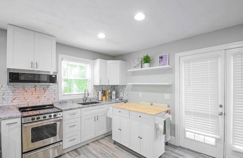 Plymouth House | Lake Life Meets City Vibesnn