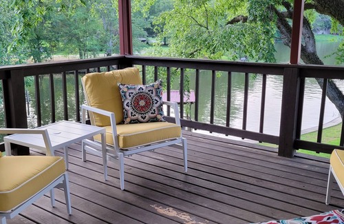 Lincoln House | Lake Life on Logan Martin. Relax Unwind Recharge. Leave all your stress behind