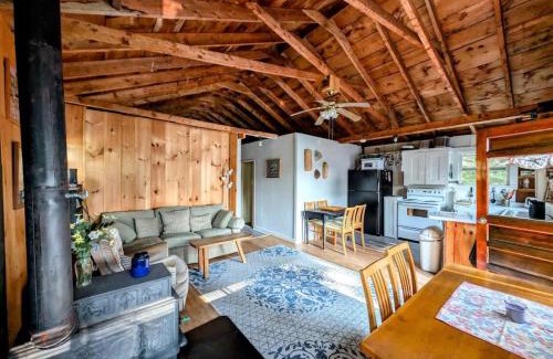 Franklin House | Lake Life Waterfront Cabin NEW