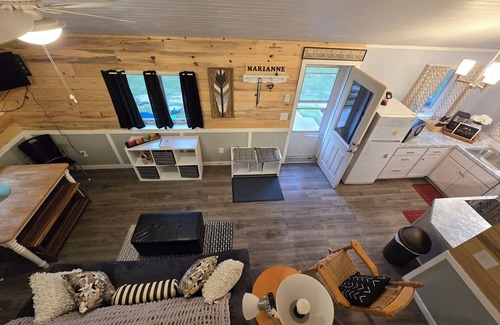 Montague Cottage | Lake Michigan Shoreline Rejuvenateing 2 bedroom Cottage. AC, WIFI, Pet Friendly