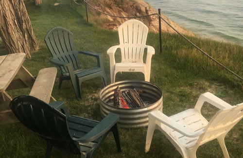 Montague Cottage | Lake Michigan Vrbo Escape