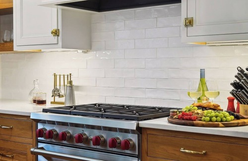 Minnetonka Beach House | Lake Minnetonka time! Fireplace,games,beach!