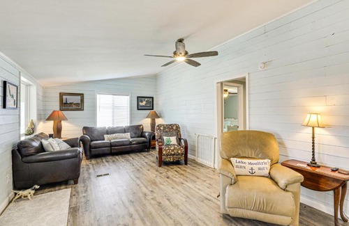 Moncks Corner House | Lake Moultrie Access Moncks Corner Home with Dock