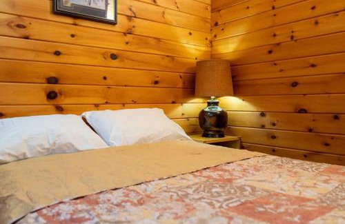 Muskoka Lakes House | Lake Muskoka Deluxe 3-bdrm Cottage - Pier 100 #80