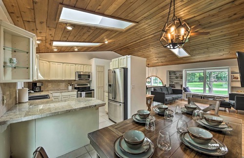 Delafield House | Lake Nagawicka Home - 2 Blocks to Boat Launch