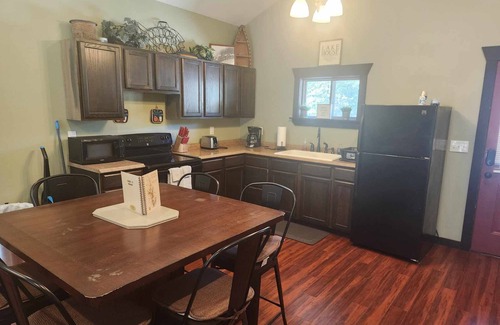 Calico Rock Cabin | Lake Norfork Cabin, 1 minute from Jordan Recreation Area and Jordan Marina
