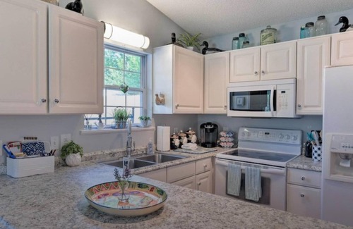 Mayhew House | Lake Norman Cottage