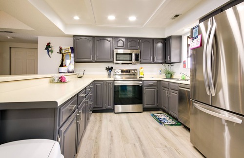 Lake Ozark Condo | Lake of the Ozarks Vacation Rental w/Lake Views!