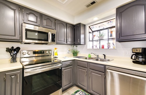 Lake Ozark Condo | Lake of the Ozarks Vacation Rental w/Lake Views!