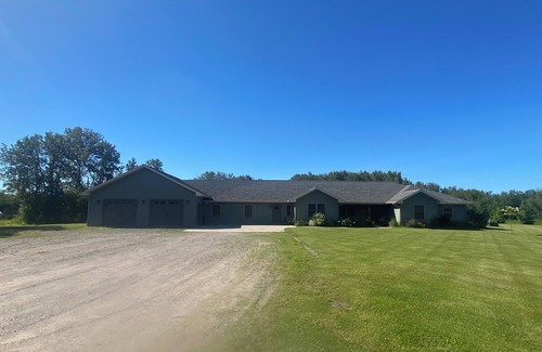 Baudette House | Lake of the Woods Peaceful Hideaway